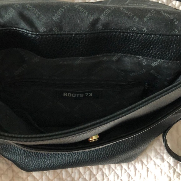 Roots crossbody purse - Picture 3 of 6